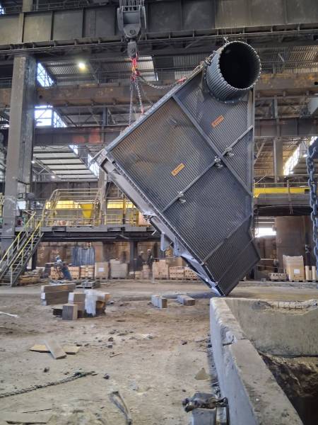 Opération de levage industriel de haute technicité sur site sidérurgique – Intervention OREM-ASTRE à Saint-Étienne pour l’extraction d’une chambre de post-combustion de 20 tonnes